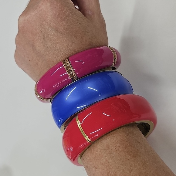 Vtg Hinged & Elastic Braclets In 2 Tones Of Pink & Blue. Gold & Silver Tone Set - Picture 2 of 4